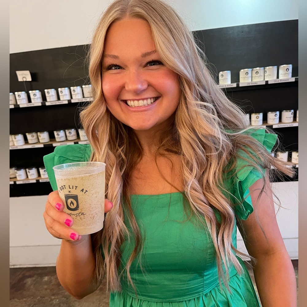 Meet your Posher, Ainsley